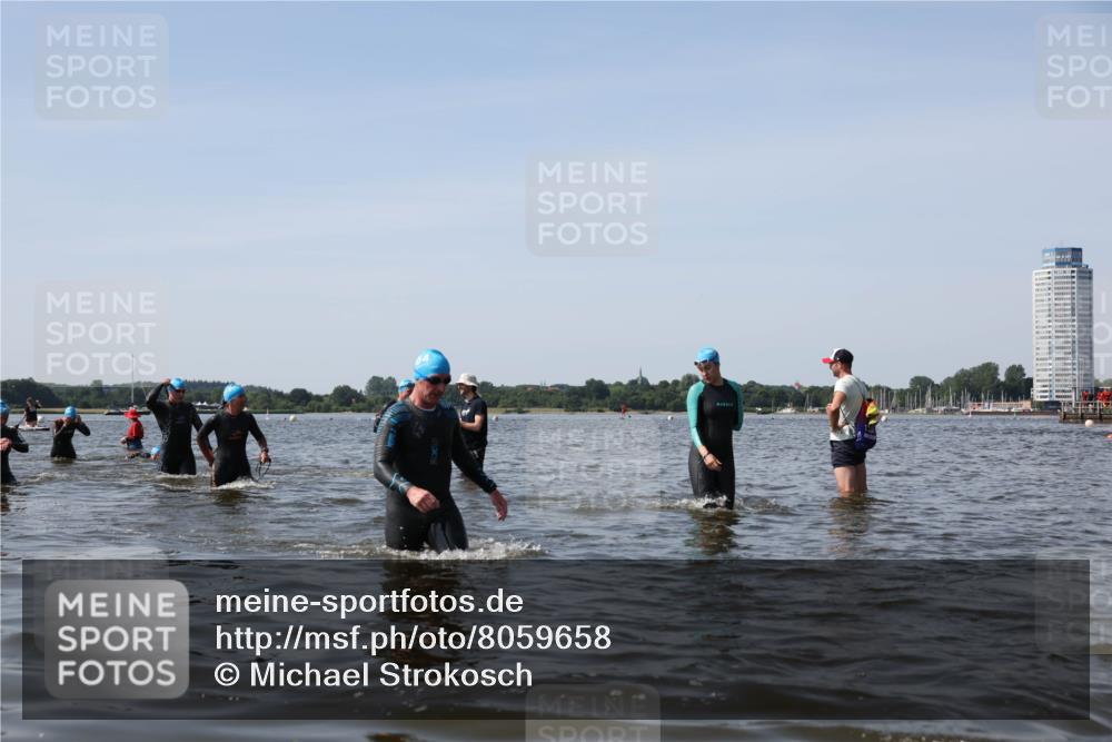 22.06.2025 - Viking Triathlon Michael Strokosch http://msf.ph/oto/8059658 22.06.2025 10:42:10 Schwimmen 78, 159, 199, 281, 290, 326, 460, 465 meine-sportfotos.de
