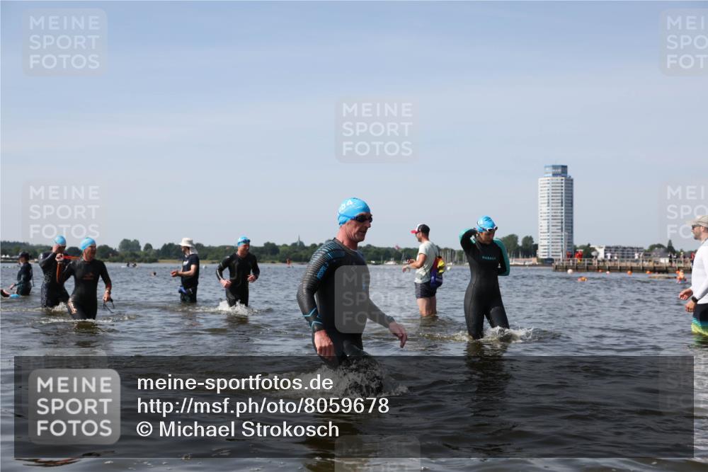 22.06.2025 - Viking Triathlon Michael Strokosch http://msf.ph/oto/8059678 22.06.2025 10:42:12 Schwimmen 16, 78, 159, 281, 290, 326, 460, 465 meine-sportfotos.de