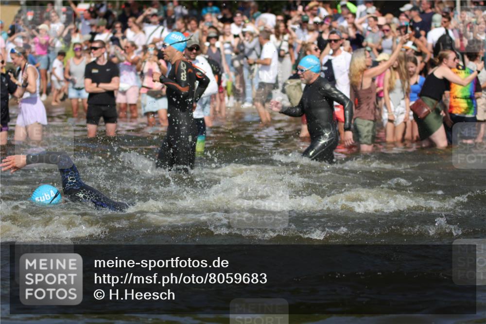 22.06.2025 - Viking Triathlon H.Heesch http://msf.ph/oto/8059683 22.06.2025 10:01:17 Schwimmen 38, 53, 131, 147, 173, 214, 284, 287, 311, 330, 341, 443, 444, 488, 643 meine-sportfotos.de