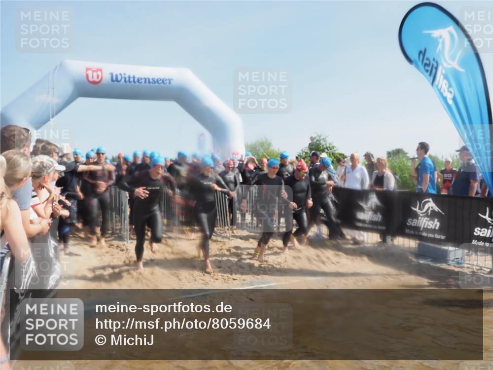 22.06.2025 - Viking Triathlon MichiJ http://msf.ph/oto/8059684 22.06.2025 10:04:56 Schwimmen 29, 70, 72, 197, 248, 254, 295, 362, 394, 411, 416, 423, 509, 527, 620 meine-sportfotos.de