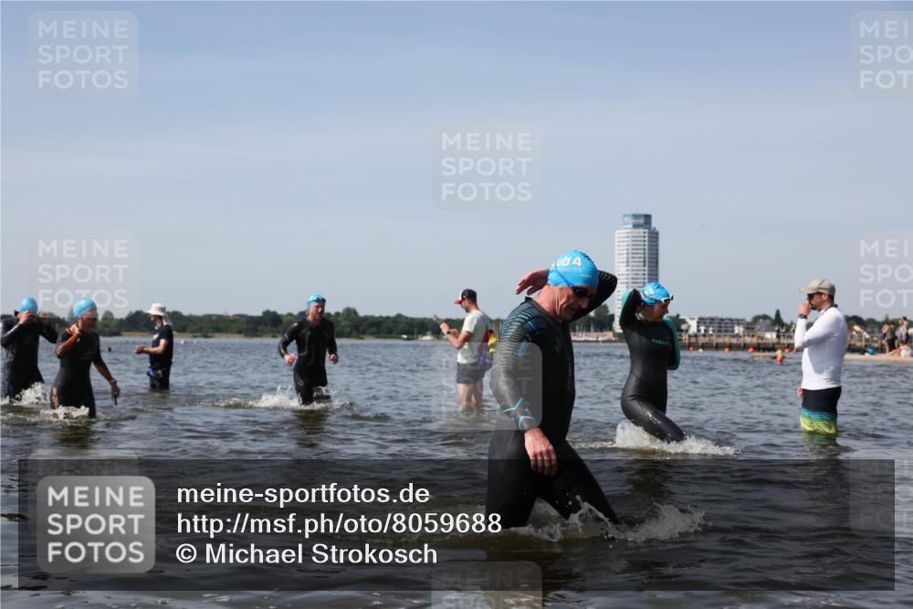 22.06.2025 - Viking Triathlon Michael Strokosch http://msf.ph/oto/8059688 22.06.2025 10:42:13 Schwimmen 16, 78, 159, 281, 290, 326, 460, 465 meine-sportfotos.de