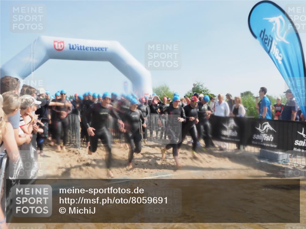 22.06.2025 - Viking Triathlon MichiJ http://msf.ph/oto/8059691 22.06.2025 10:04:56 Schwimmen 29, 70, 72, 197, 248, 254, 295, 362, 394, 411, 416, 423, 509, 527, 620 meine-sportfotos.de