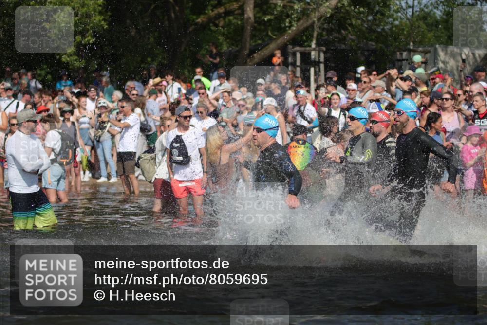 22.06.2025 - Viking Triathlon H.Heesch http://msf.ph/oto/8059695 22.06.2025 10:01:20 Schwimmen 38, 53, 173, 203, 214, 216, 224, 284, 287, 311, 341, 381, 393, 444, 643 meine-sportfotos.de