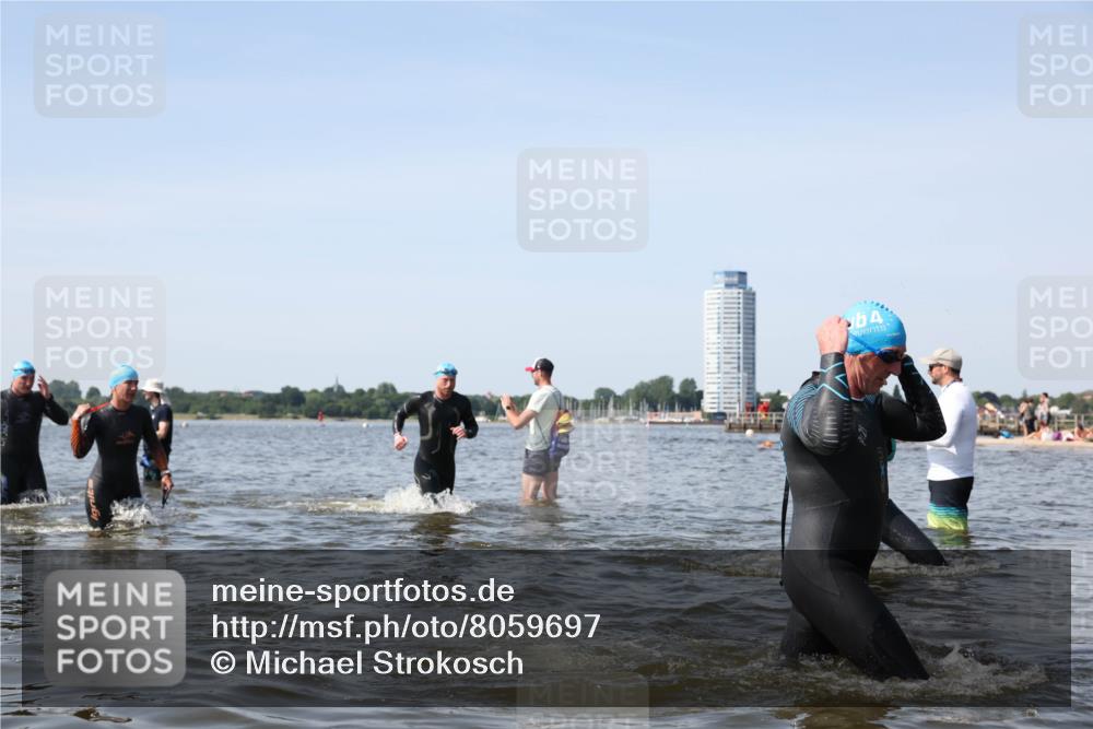 22.06.2025 - Viking Triathlon Michael Strokosch http://msf.ph/oto/8059697 22.06.2025 10:42:14 Schwimmen 16, 78, 281, 290, 326, 460, 465 meine-sportfotos.de