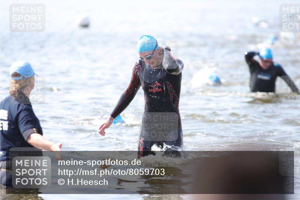 22.06.2025 - Viking Triathlon H.Heesch http://msf.ph/oto/8059703 22.06.2025 10:33:27 Schwimmen 28, 38, 255, 300, 304, 348, 382, 457, 522, 524, 608 meine-sportfotos.de