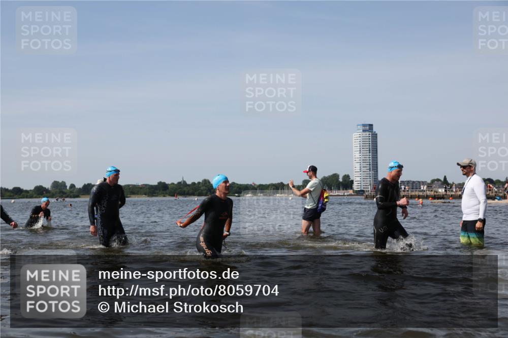 22.06.2025 - Viking Triathlon Michael Strokosch http://msf.ph/oto/8059704 22.06.2025 10:42:16 Schwimmen 16, 65, 78, 192, 281, 290, 326, 460, 465 meine-sportfotos.de