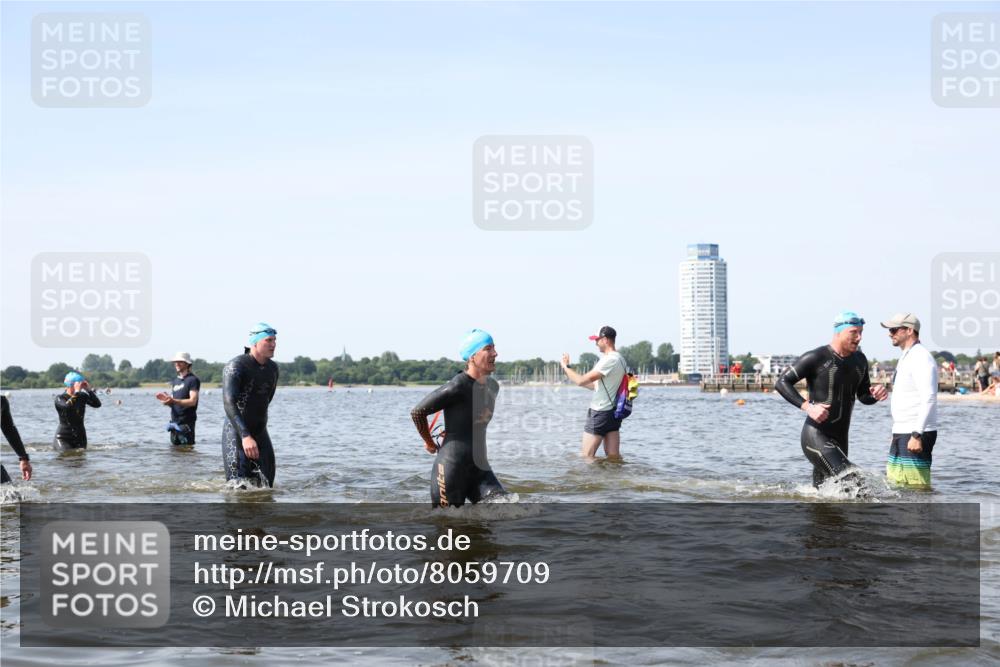 22.06.2025 - Viking Triathlon Michael Strokosch http://msf.ph/oto/8059709 22.06.2025 10:42:17 Schwimmen 16, 65, 78, 192, 281, 290, 326, 460, 465 meine-sportfotos.de