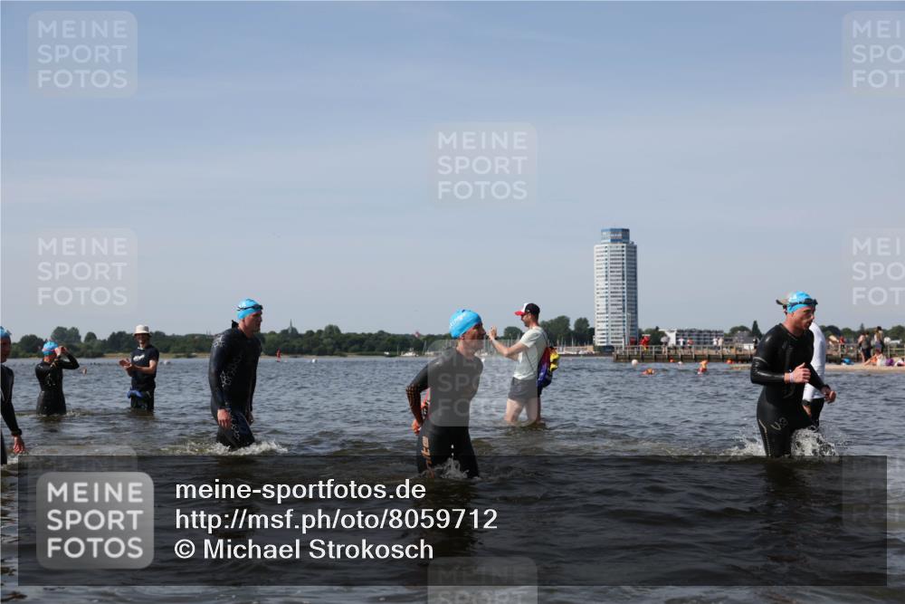 22.06.2025 - Viking Triathlon Michael Strokosch http://msf.ph/oto/8059712 22.06.2025 10:42:17 Schwimmen 16, 65, 78, 192, 281, 290, 326, 460, 465 meine-sportfotos.de
