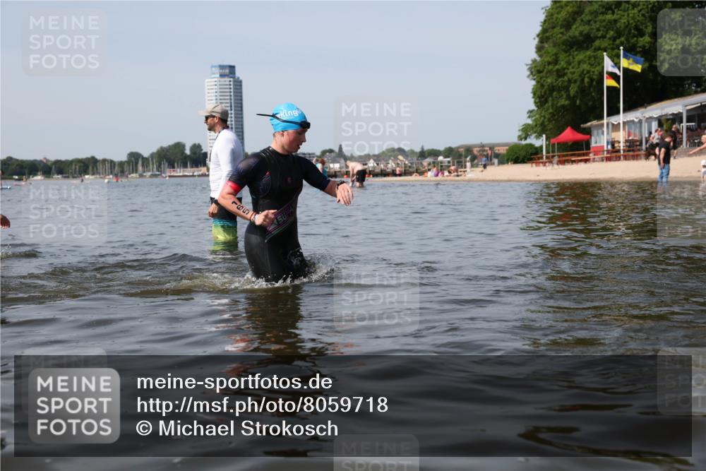 22.06.2025 - Viking Triathlon Michael Strokosch http://msf.ph/oto/8059718 22.06.2025 10:53:13 Schwimmen 165, 201, 319, 470, 640 meine-sportfotos.de
