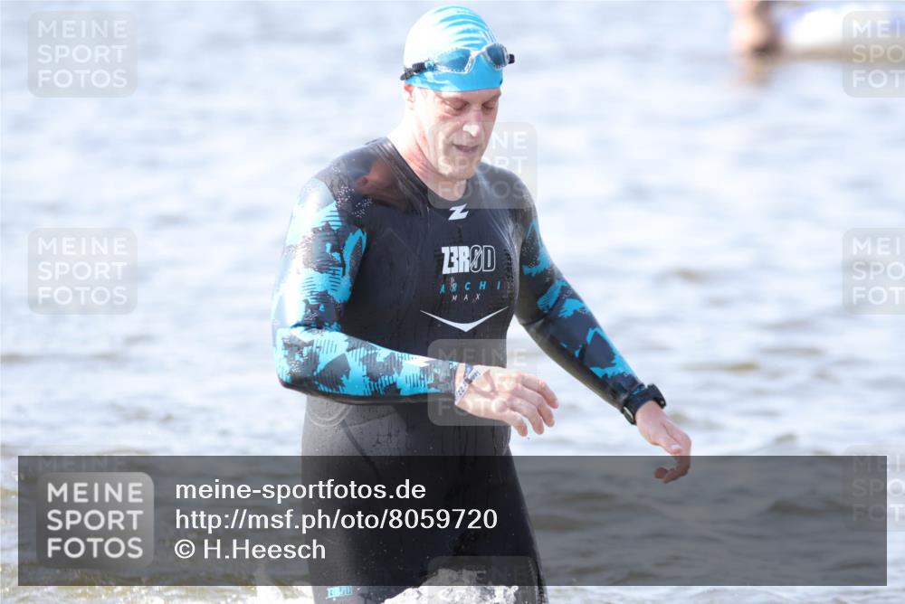 22.06.2025 - Viking Triathlon H.Heesch http://msf.ph/oto/8059720 22.06.2025 10:33:32 Schwimmen 5, 38, 149, 255, 300, 304, 348, 382, 457, 522, 524 meine-sportfotos.de