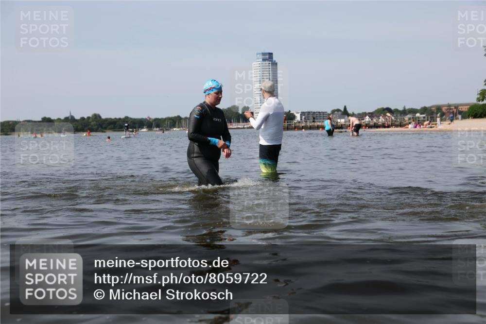 22.06.2025 - Viking Triathlon Michael Strokosch http://msf.ph/oto/8059722 22.06.2025 10:53:14 Schwimmen 165, 201, 319, 470, 640 meine-sportfotos.de