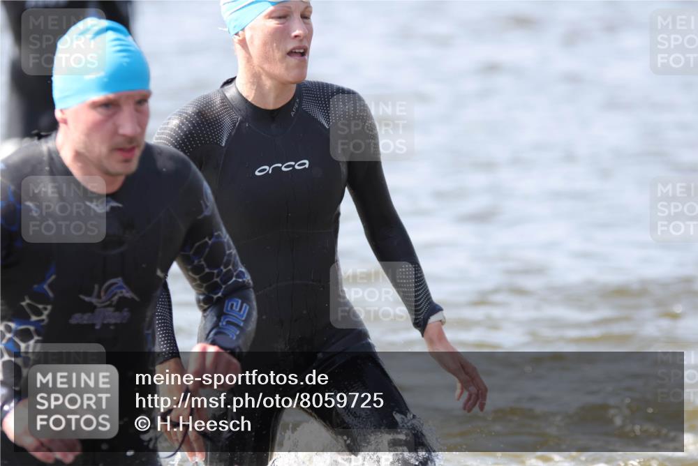 22.06.2025 - Viking Triathlon H.Heesch http://msf.ph/oto/8059725 22.06.2025 10:33:33 Schwimmen 5, 38, 149, 255, 300, 304, 348, 382, 457, 522, 524 meine-sportfotos.de