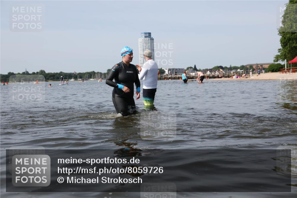 22.06.2025 - Viking Triathlon Michael Strokosch http://msf.ph/oto/8059726 22.06.2025 10:53:14 Schwimmen 165, 201, 319, 470, 640 meine-sportfotos.de