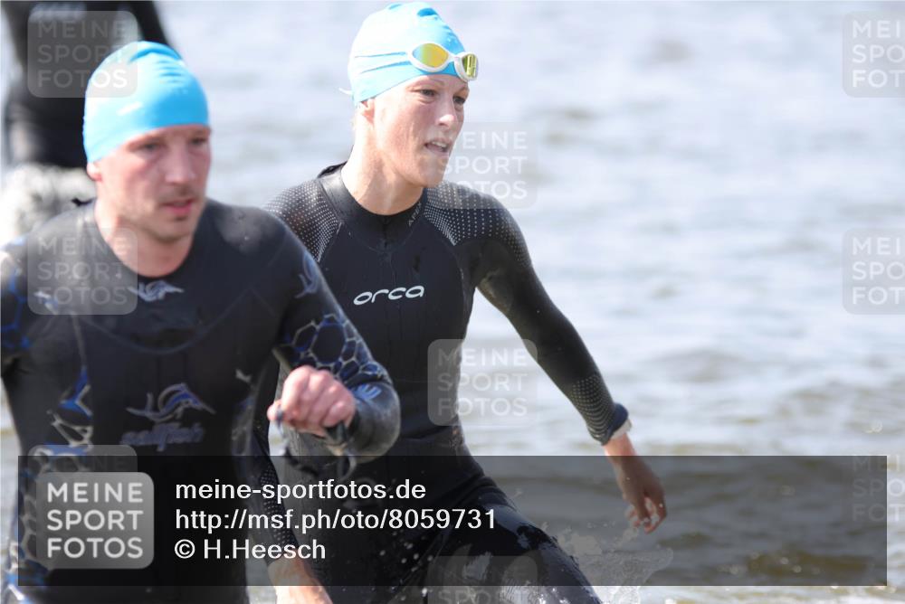 22.06.2025 - Viking Triathlon H.Heesch http://msf.ph/oto/8059731 22.06.2025 10:33:33 Schwimmen 5, 38, 149, 255, 300, 304, 348, 382, 457, 522, 524 meine-sportfotos.de