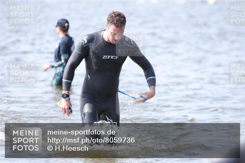 22.06.2025 - Viking Triathlon H.Heesch http://msf.ph/oto/8059736 22.06.2025 10:33:35 Schwimmen 5, 38, 50, 149, 242, 255, 304, 348, 382, 438, 457, 522, 524 meine-sportfotos.de