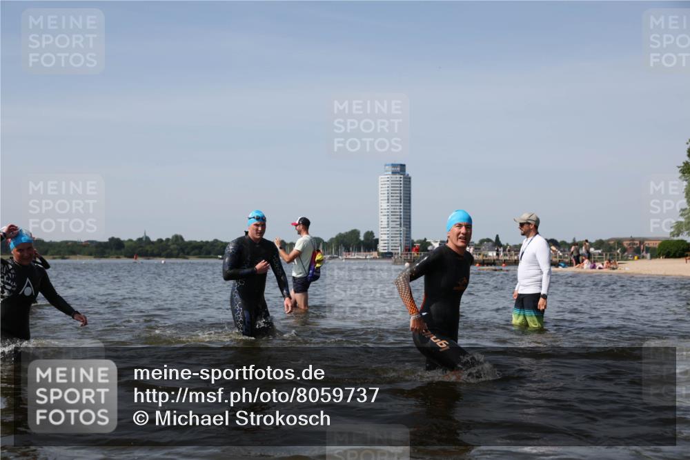 22.06.2025 - Viking Triathlon Michael Strokosch http://msf.ph/oto/8059737 22.06.2025 10:42:19 Schwimmen 16, 65, 78, 192, 281, 290, 318, 326, 460, 465 meine-sportfotos.de