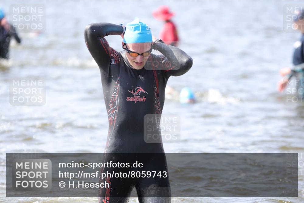 22.06.2025 - Viking Triathlon H.Heesch http://msf.ph/oto/8059743 22.06.2025 10:33:37 Schwimmen 5, 38, 50, 149, 229, 242, 255, 304, 348, 382, 438, 457, 522, 524 meine-sportfotos.de