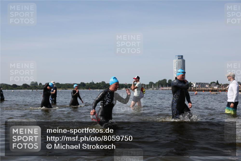 22.06.2025 - Viking Triathlon Michael Strokosch http://msf.ph/oto/8059750 22.06.2025 10:42:20 Schwimmen 16, 65, 78, 192, 281, 290, 318, 326, 460, 465 meine-sportfotos.de