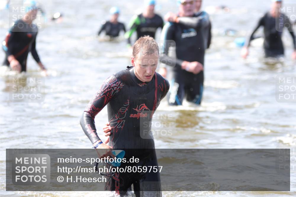 22.06.2025 - Viking Triathlon H.Heesch http://msf.ph/oto/8059757 22.06.2025 10:33:44 Schwimmen 5, 50, 75, 149, 184, 229, 242, 255, 304, 348, 349, 438, 457, 540 meine-sportfotos.de