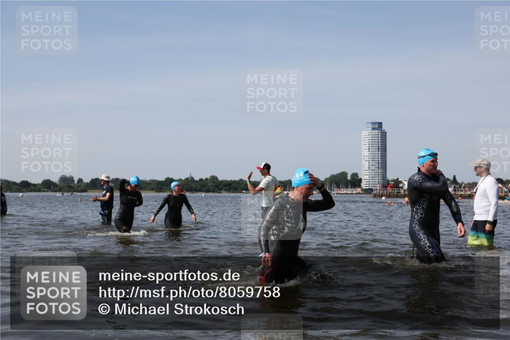 22.06.2025 - Viking Triathlon Michael Strokosch http://msf.ph/oto/8059758 22.06.2025 10:42:20 Schwimmen 16, 65, 78, 192, 281, 290, 318, 326, 460, 465 meine-sportfotos.de