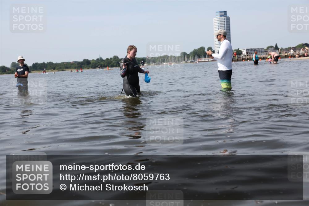 22.06.2025 - Viking Triathlon Michael Strokosch http://msf.ph/oto/8059763 22.06.2025 10:53:19 Schwimmen 165, 201, 241, 319 meine-sportfotos.de
