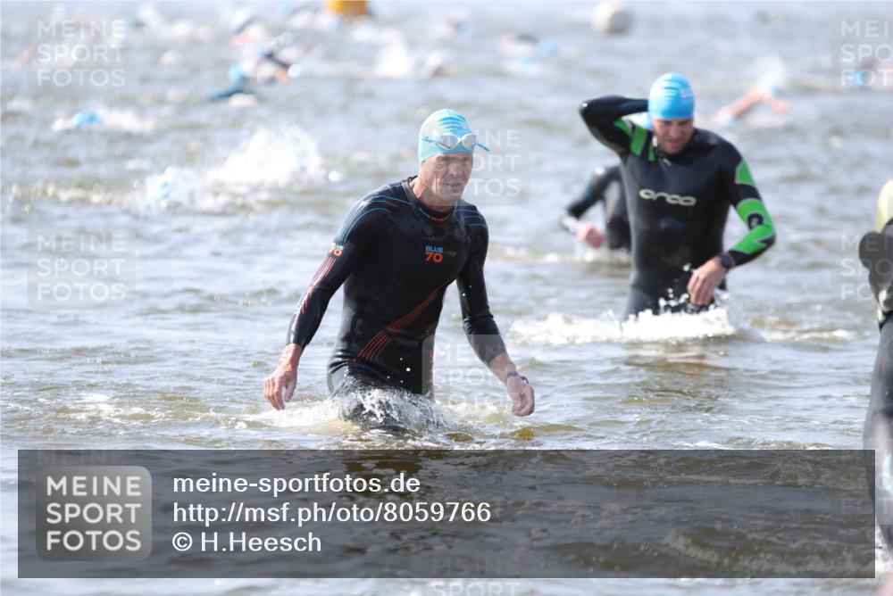 22.06.2025 - Viking Triathlon H.Heesch http://msf.ph/oto/8059766 22.06.2025 10:33:45 Schwimmen 5, 50, 75, 149, 184, 229, 242, 255, 304, 348, 349, 438, 457, 478, 540 meine-sportfotos.de