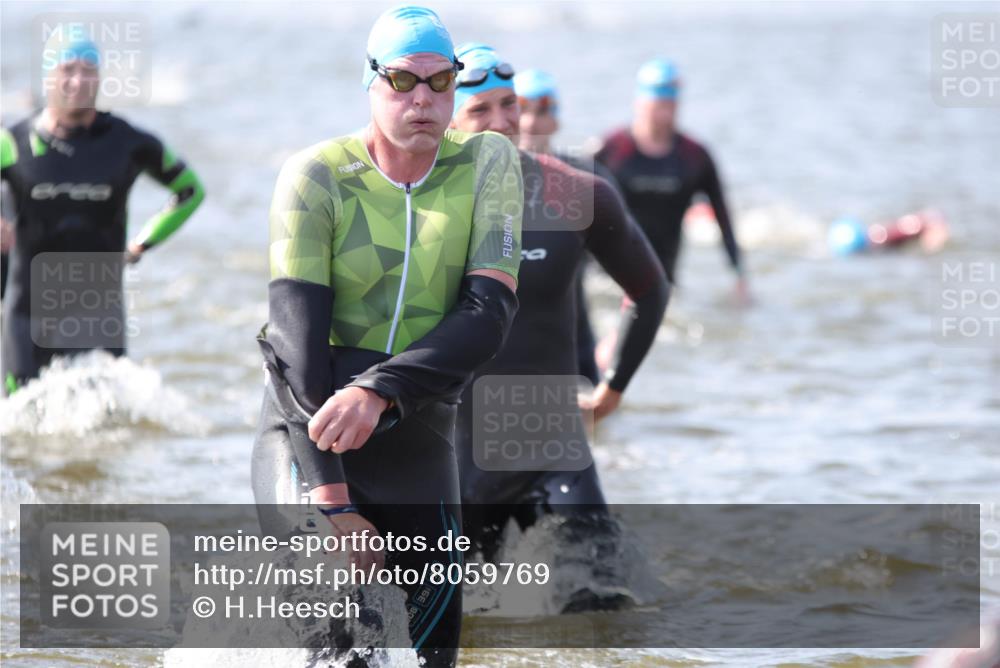 22.06.2025 - Viking Triathlon H.Heesch http://msf.ph/oto/8059769 22.06.2025 10:33:46 Schwimmen 5, 50, 75, 149, 184, 229, 242, 255, 304, 348, 349, 438, 457, 478, 540 meine-sportfotos.de