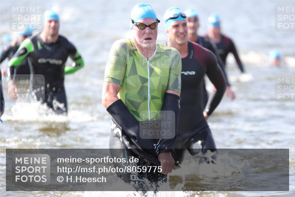 22.06.2025 - Viking Triathlon H.Heesch http://msf.ph/oto/8059775 22.06.2025 10:33:47 Schwimmen 5, 50, 75, 149, 184, 229, 242, 255, 304, 348, 349, 438, 457, 478, 540 meine-sportfotos.de