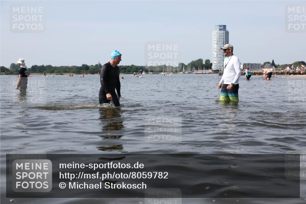 22.06.2025 - Viking Triathlon Michael Strokosch http://msf.ph/oto/8059782 22.06.2025 10:53:24 Schwimmen 201, 241, 319 meine-sportfotos.de