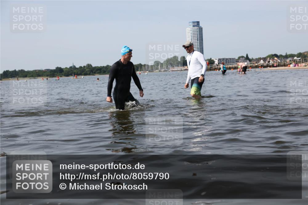 22.06.2025 - Viking Triathlon Michael Strokosch http://msf.ph/oto/8059790 22.06.2025 10:53:25 Schwimmen 201, 241, 319 meine-sportfotos.de