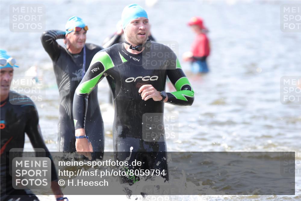 22.06.2025 - Viking Triathlon H.Heesch http://msf.ph/oto/8059794 22.06.2025 10:33:52 Schwimmen 5, 50, 70, 75, 149, 184, 229, 242, 349, 429, 438, 478, 532, 540, 635 meine-sportfotos.de
