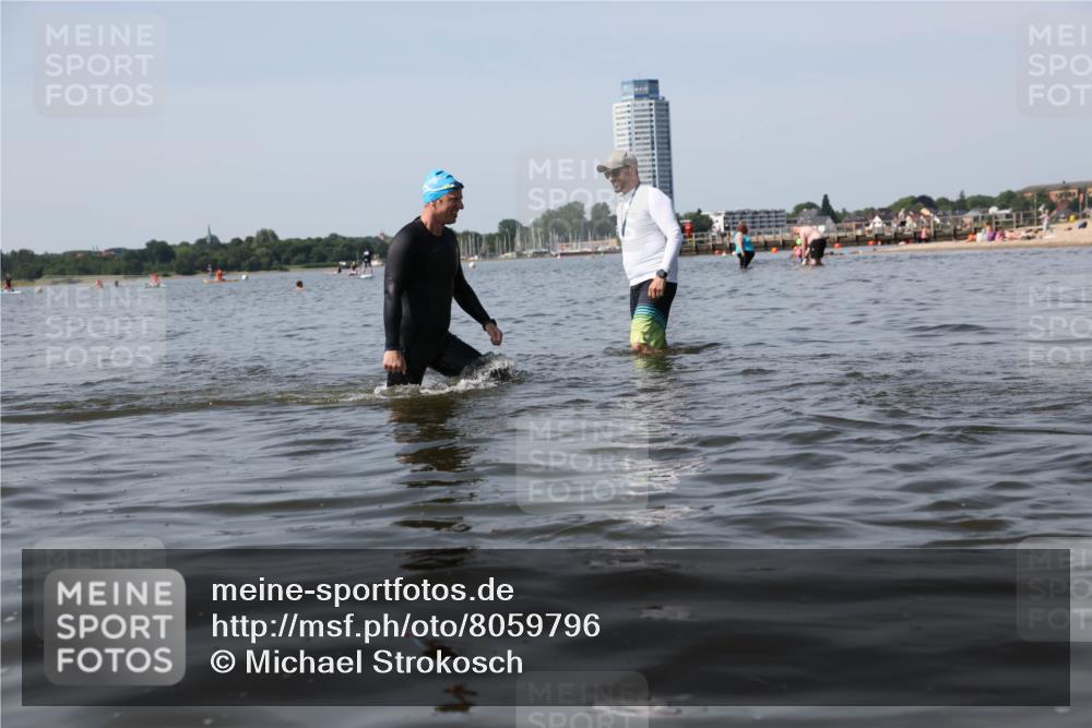 22.06.2025 - Viking Triathlon Michael Strokosch http://msf.ph/oto/8059796 22.06.2025 10:53:25 Schwimmen 201, 241, 319 meine-sportfotos.de