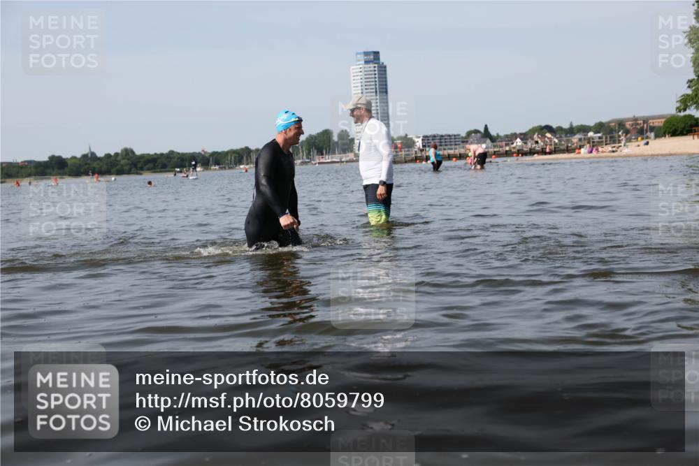 22.06.2025 - Viking Triathlon Michael Strokosch http://msf.ph/oto/8059799 22.06.2025 10:53:25 Schwimmen 201, 241, 319 meine-sportfotos.de