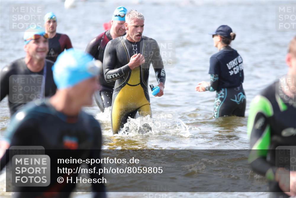 22.06.2025 - Viking Triathlon H.Heesch http://msf.ph/oto/8059805 22.06.2025 10:33:54 Schwimmen 5, 50, 70, 75, 149, 184, 229, 242, 349, 429, 438, 478, 532, 540, 618, 635 meine-sportfotos.de