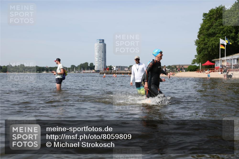 22.06.2025 - Viking Triathlon Michael Strokosch http://msf.ph/oto/8059809 22.06.2025 10:42:25 Schwimmen 16, 55, 65, 192, 281, 290, 318, 326, 427, 460, 465 meine-sportfotos.de