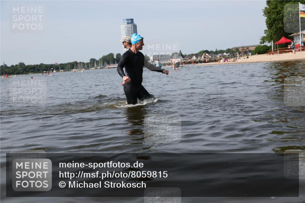 22.06.2025 - Viking Triathlon Michael Strokosch http://msf.ph/oto/8059815 22.06.2025 10:53:26 Schwimmen 201, 241, 319 meine-sportfotos.de