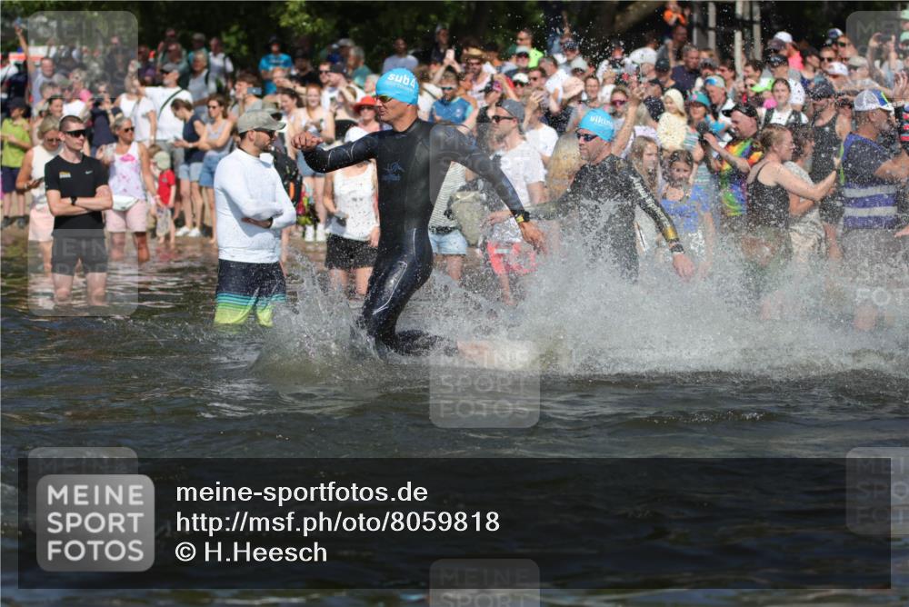 22.06.2025 - Viking Triathlon H.Heesch http://msf.ph/oto/8059818 22.06.2025 10:01:30 Schwimmen 99, 162, 203, 216, 224, 226, 237, 272, 381, 393, 399, 461, 507, 510, 626 meine-sportfotos.de