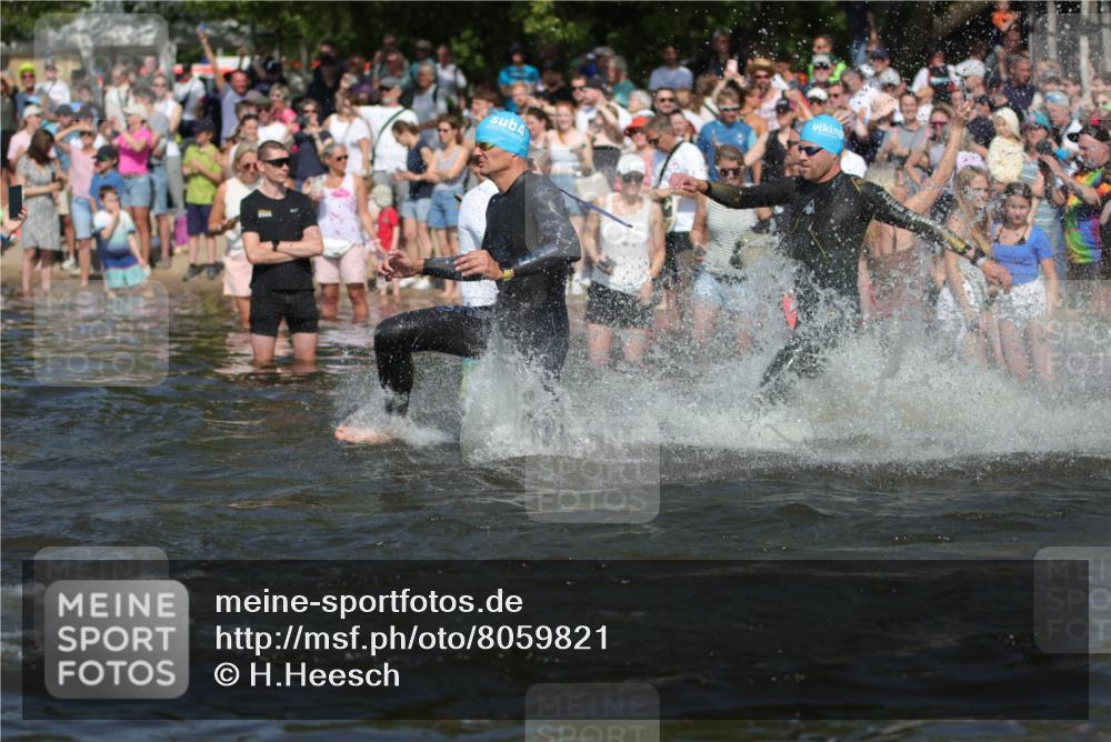 22.06.2025 - Viking Triathlon H.Heesch http://msf.ph/oto/8059821 22.06.2025 10:01:31 Schwimmen 99, 162, 203, 216, 224, 226, 237, 272, 381, 393, 399, 461, 507, 510, 626 meine-sportfotos.de