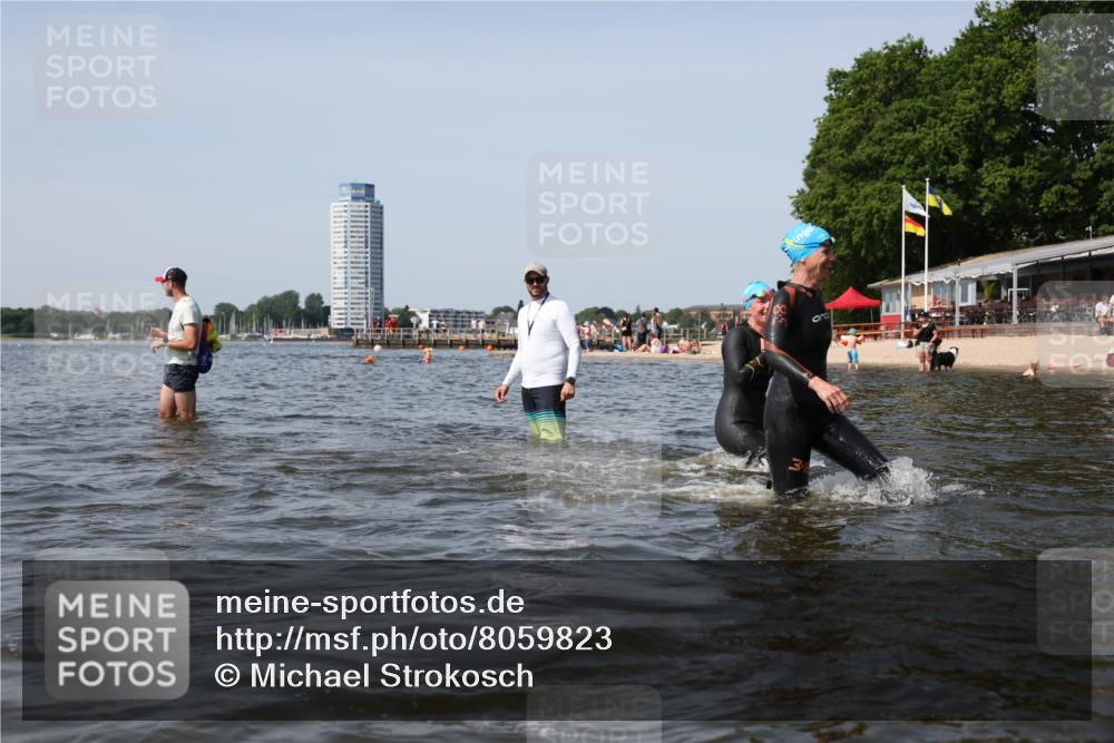 22.06.2025 - Viking Triathlon Michael Strokosch http://msf.ph/oto/8059823 22.06.2025 10:42:26 Schwimmen 16, 55, 65, 192, 281, 290, 318, 326, 427, 460, 465 meine-sportfotos.de