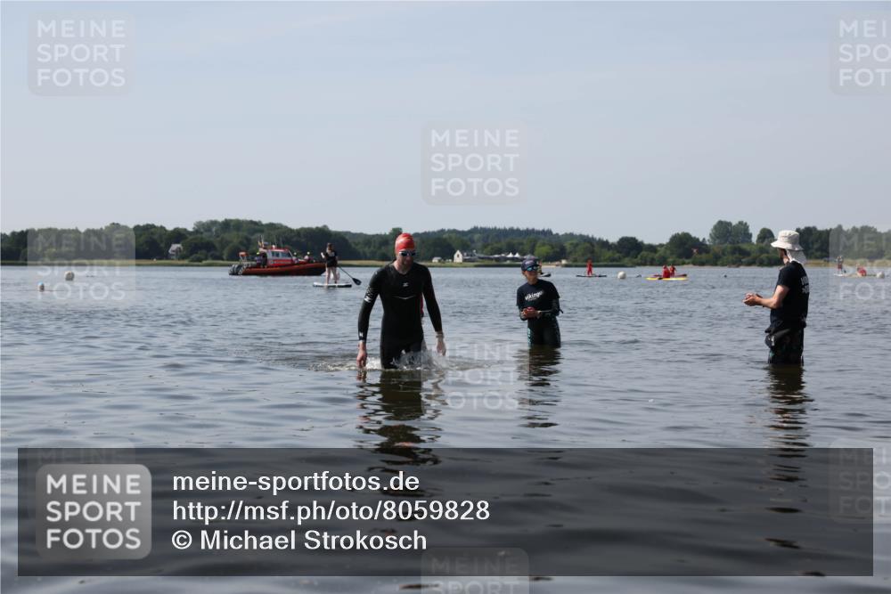 22.06.2025 - Viking Triathlon Michael Strokosch http://msf.ph/oto/8059828 22.06.2025 10:53:42 Schwimmen 634 meine-sportfotos.de
