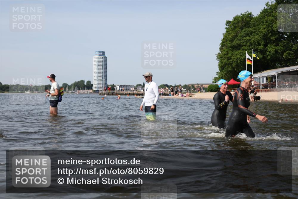 22.06.2025 - Viking Triathlon Michael Strokosch http://msf.ph/oto/8059829 22.06.2025 10:42:26 Schwimmen 16, 55, 65, 192, 281, 290, 318, 326, 427, 460, 465 meine-sportfotos.de