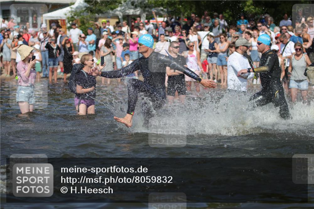 22.06.2025 - Viking Triathlon H.Heesch http://msf.ph/oto/8059832 22.06.2025 10:01:31 Schwimmen 99, 162, 203, 216, 224, 226, 237, 272, 381, 393, 399, 461, 507, 510, 626 meine-sportfotos.de