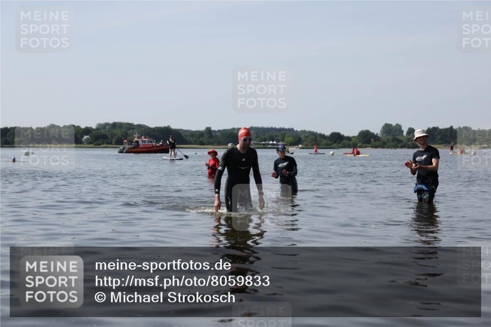 22.06.2025 - Viking Triathlon Michael Strokosch http://msf.ph/oto/8059833 22.06.2025 10:53:44 Schwimmen 634 meine-sportfotos.de