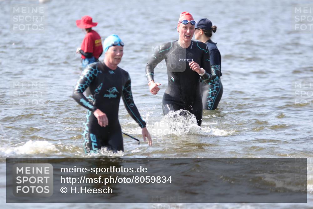 22.06.2025 - Viking Triathlon H.Heesch http://msf.ph/oto/8059834 22.06.2025 10:34:04 Schwimmen 46, 70, 75, 184, 294, 297, 429, 478, 527, 532, 540, 618, 635 meine-sportfotos.de