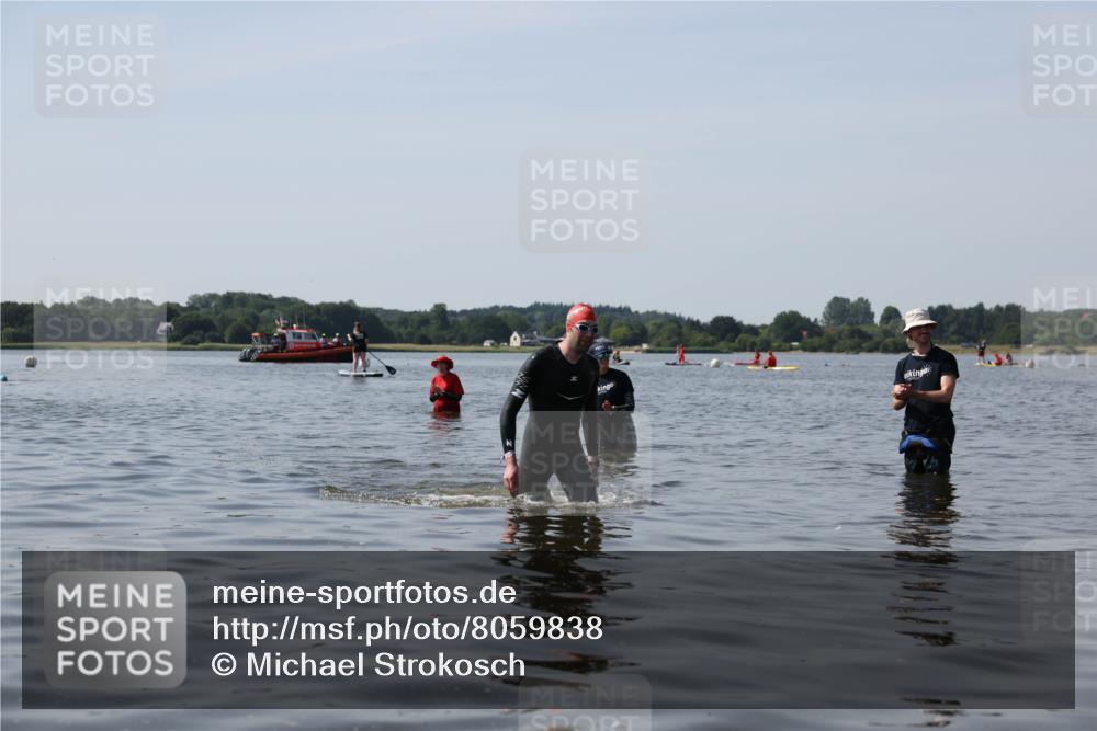 22.06.2025 - Viking Triathlon Michael Strokosch http://msf.ph/oto/8059838 22.06.2025 10:53:44 Schwimmen 634 meine-sportfotos.de