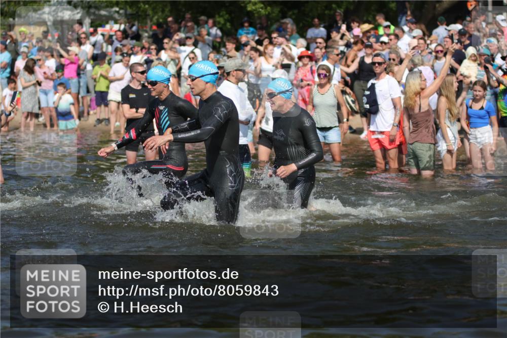 22.06.2025 - Viking Triathlon H.Heesch http://msf.ph/oto/8059843 22.06.2025 10:01:33 Schwimmen 99, 162, 203, 216, 224, 226, 237, 272, 381, 393, 399, 461, 507, 510, 626 meine-sportfotos.de