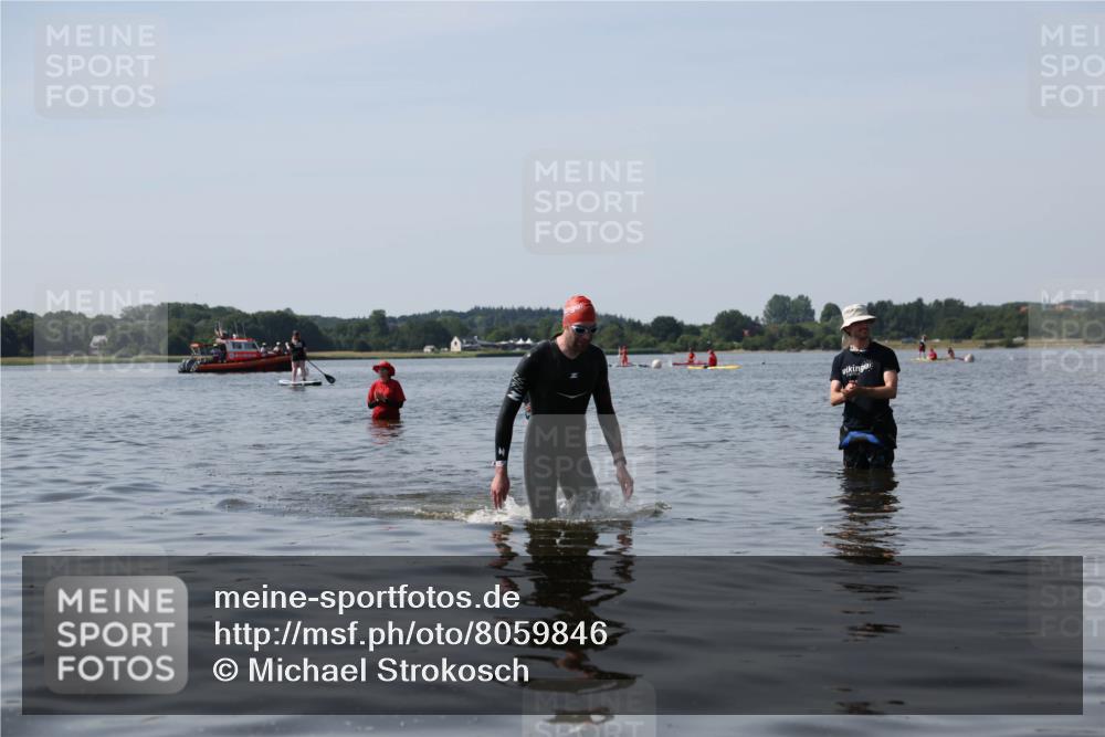 22.06.2025 - Viking Triathlon Michael Strokosch http://msf.ph/oto/8059846 22.06.2025 10:53:45 Schwimmen 634 meine-sportfotos.de
