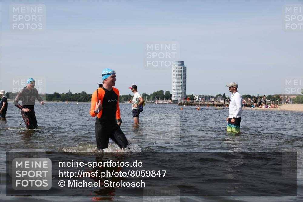 22.06.2025 - Viking Triathlon Michael Strokosch http://msf.ph/oto/8059847 22.06.2025 10:42:27 Schwimmen 16, 55, 65, 192, 281, 318, 326, 427, 460, 465 meine-sportfotos.de