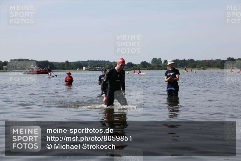 22.06.2025 - Viking Triathlon Michael Strokosch http://msf.ph/oto/8059851 22.06.2025 10:53:45 Schwimmen 634 meine-sportfotos.de