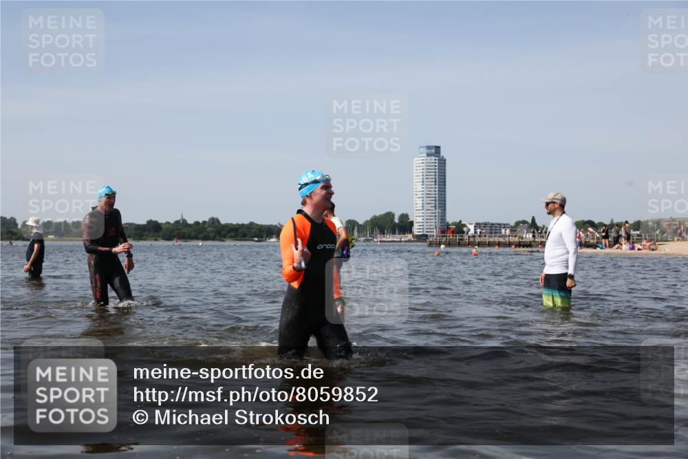 22.06.2025 - Viking Triathlon Michael Strokosch http://msf.ph/oto/8059852 22.06.2025 10:42:28 Schwimmen 16, 55, 65, 192, 281, 318, 326, 427, 465 meine-sportfotos.de